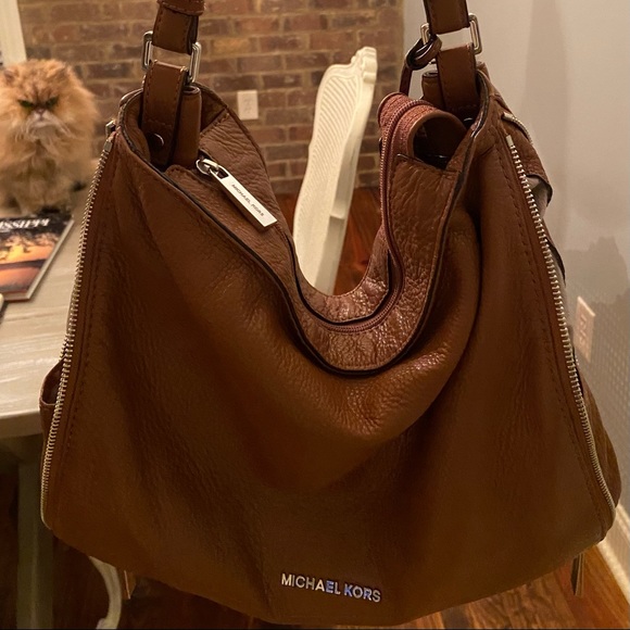 Michael Kors purse - Picture 3 of 6